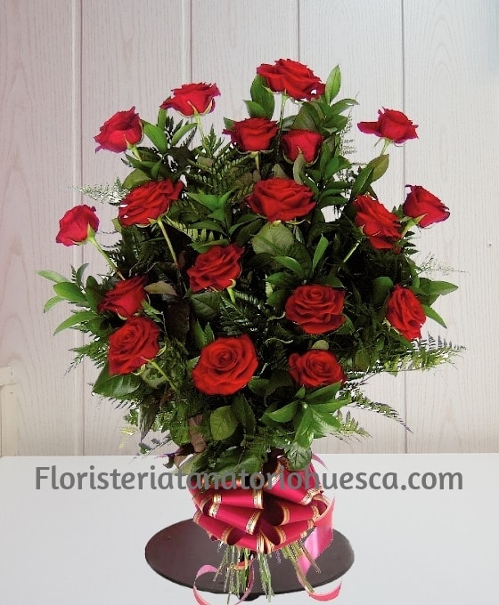 envío urgente de Ramo Funerario 18 Rosas Rojas